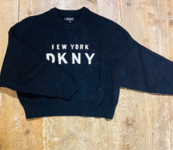 Girocollo corto cotonone nero scritta 10a DKNY